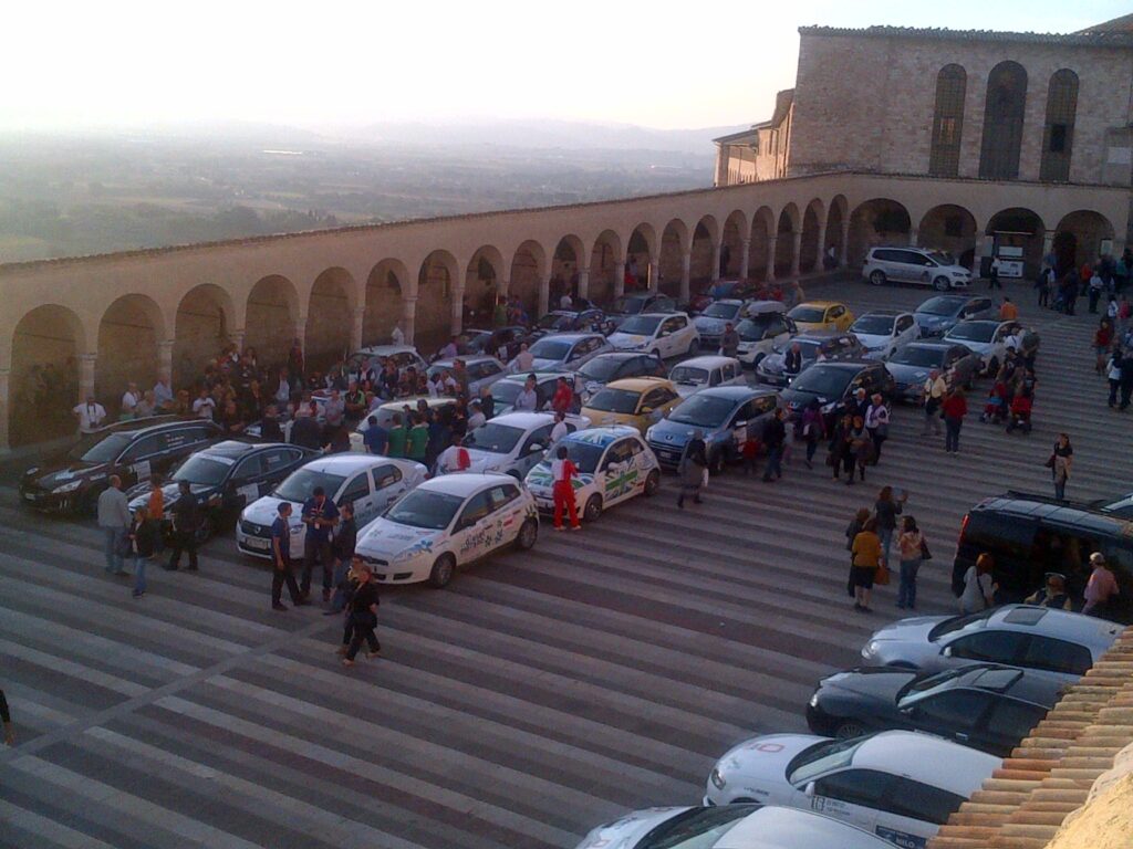 L'Ecorally 2013 San Marino - Città del Vaticano in sosta ad Assisi.